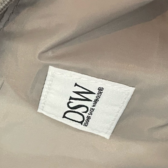 DSW Weekender Gray Tote Bag - Picture 9 of 10